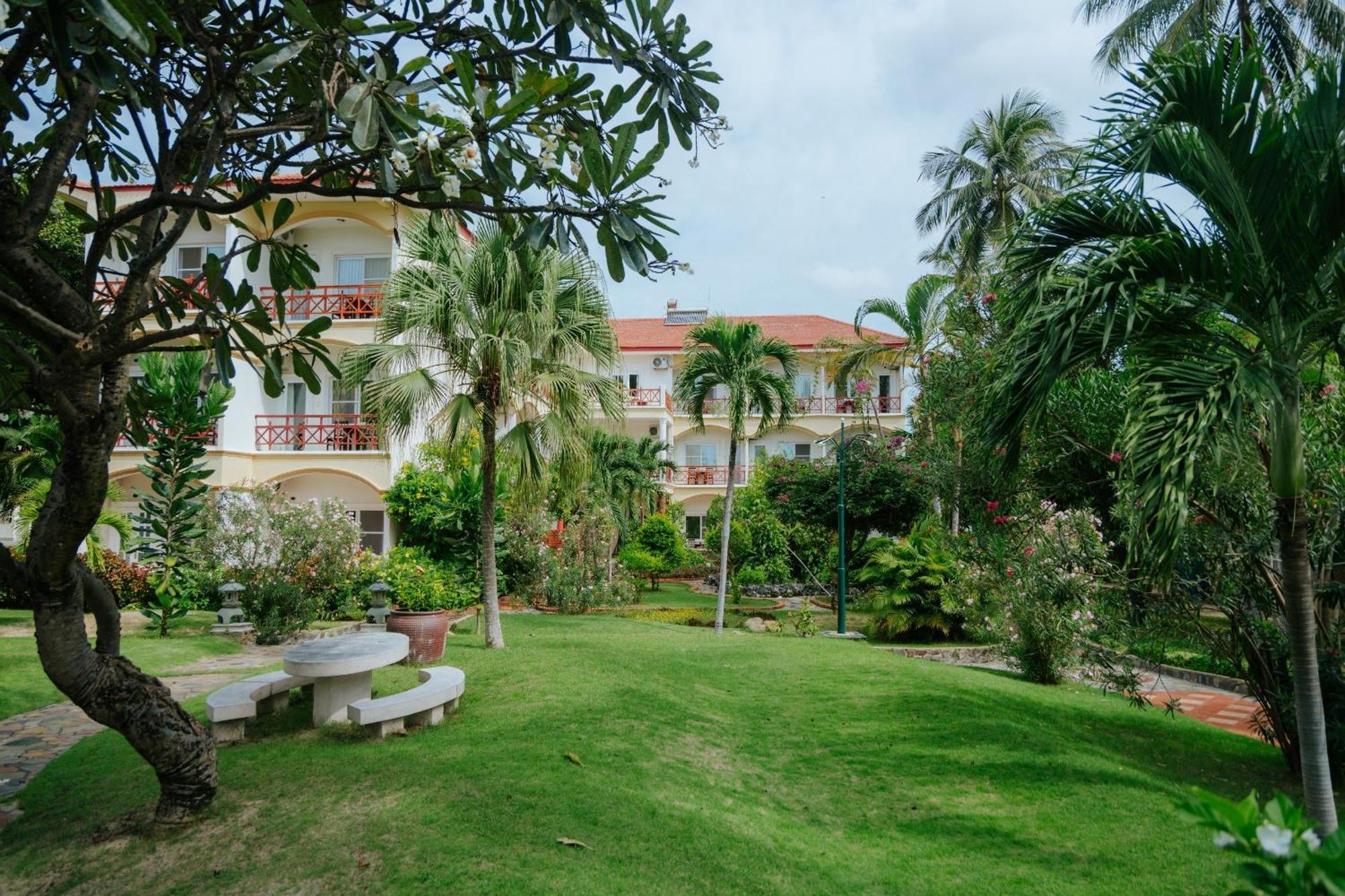 Swiss Village Resort y Spa Mui Ne Exterior foto