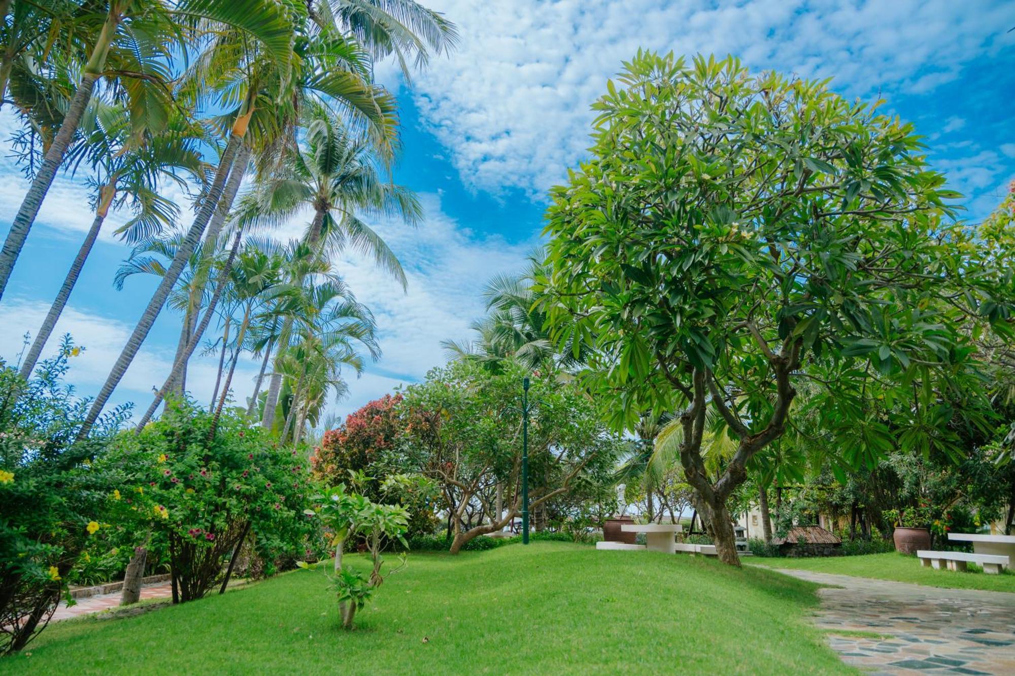 Swiss Village Resort y Spa Mui Ne Exterior foto